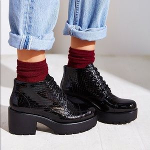 Vagabond patent leather croc dioon bootie